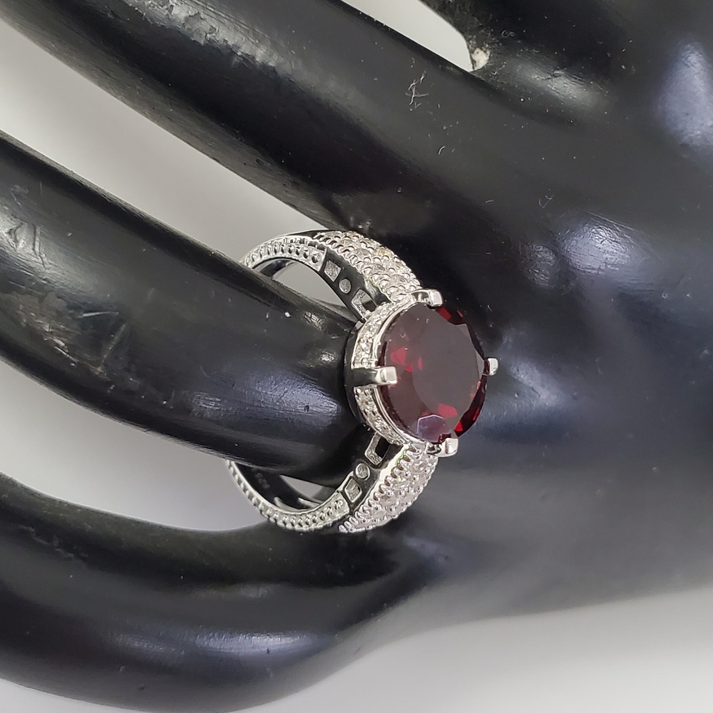 Watch Video / Sterling Silver 925 Ruby Ring